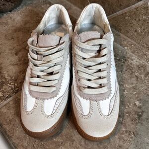 Dolce Vita Women's Low Top Sneakers White Beige Gray Lace Up Designer